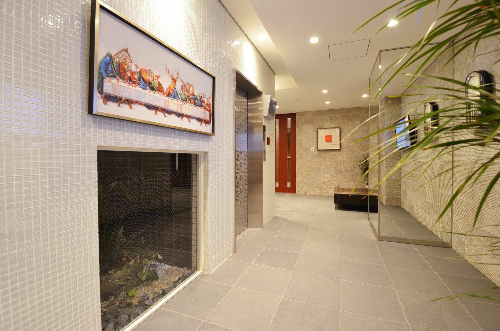 The Wonder At Stay-Maris Kyobashi Arms- Osaka Buitenkant foto